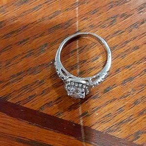 I am selling 4 rings and a rose gold magnet watch